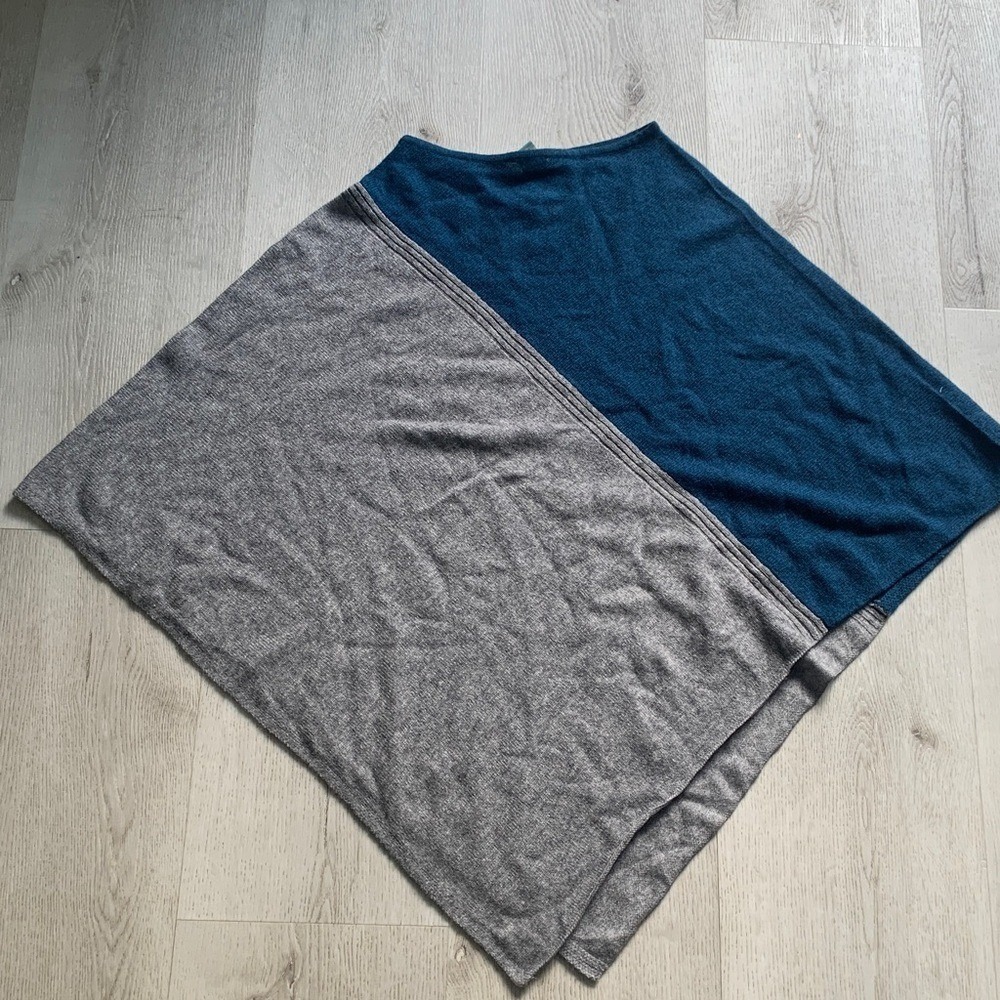 Celeste Womens Poncho Wool  cashmere Sweater one‎ size color block gray navy